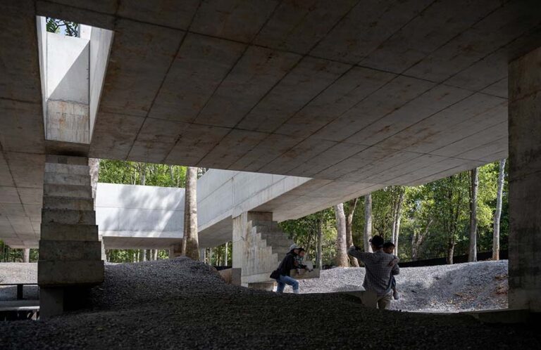 Integrating Nature: Yellow-Mini Café by JOYS Architects