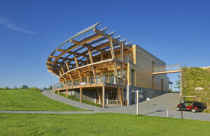 Elevating Golf Experience: Panorama Golf Resort by Hut Architektury Martin Rajnis