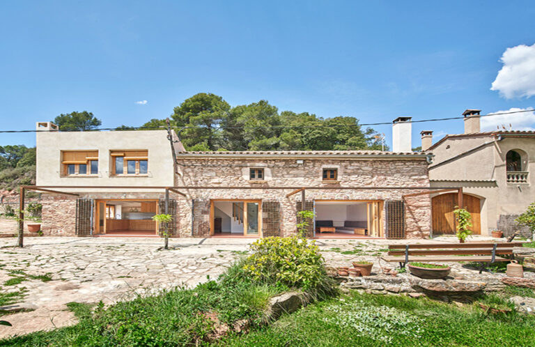 Revitalizing 108ERA: A Farmhouse Renovation in Granera
