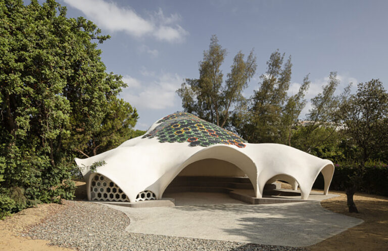 Pavilion E4: Advancing Outdoor Education in Malaga